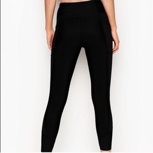 VS knockout high-rise workout leggings